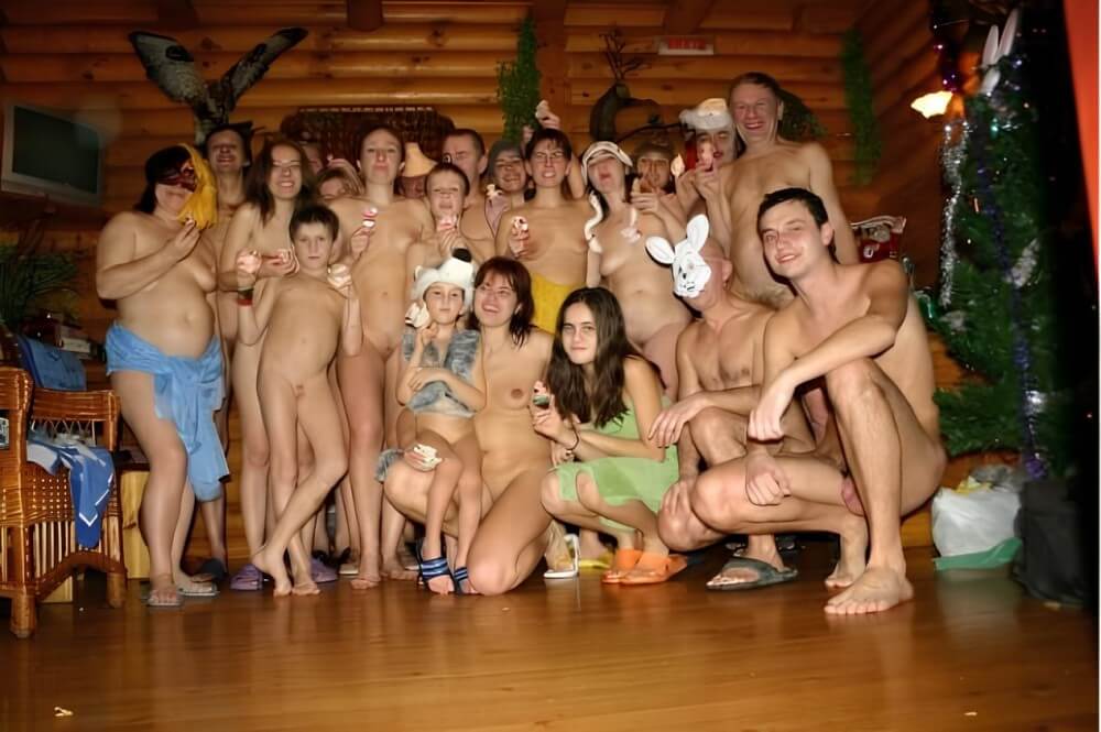 Sauna meet new year gallery - The lifestyle of naturist advocates and their community