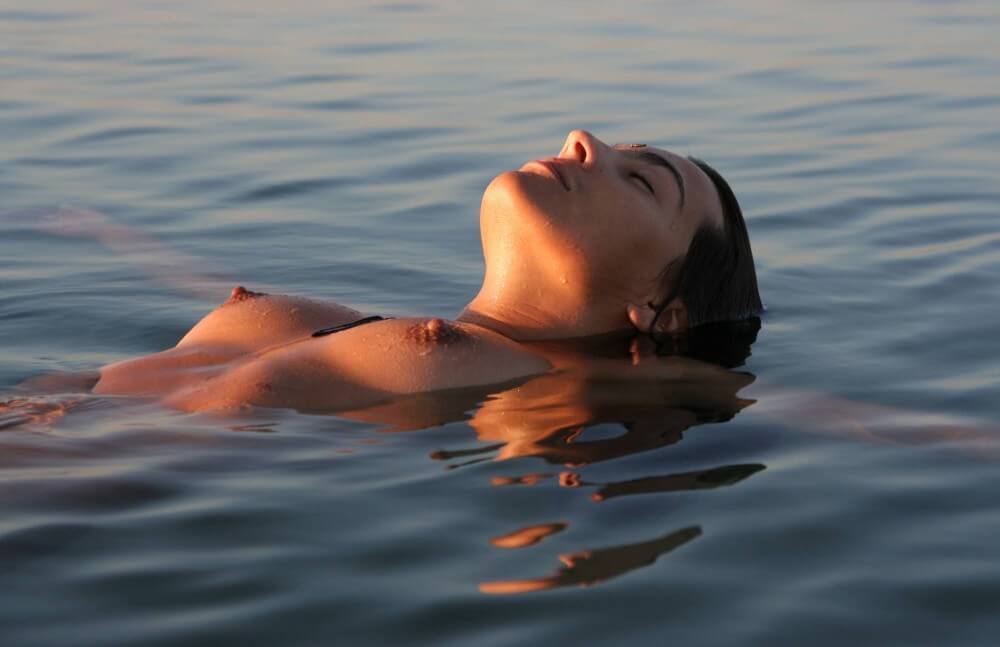 Sunlight Water to the Night pics - The emergence of naturism is linked to the name of Soren Sorensen