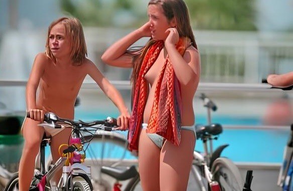 Water Locations Photo Set 3 - Nudists strive for tolerance and respect for others
