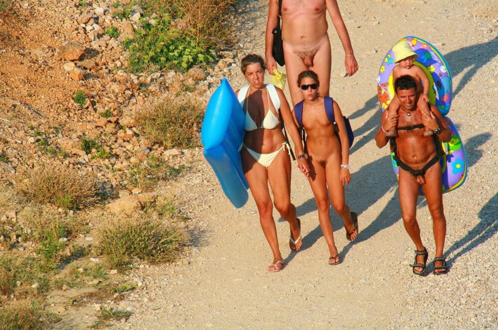 Ula FKK Beach Entry Hills pics - Nature provides inspiration and energy for the lives of naturists