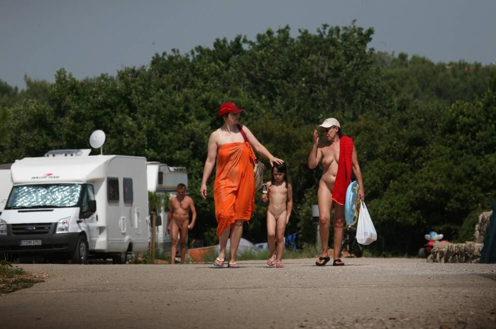 Bondi Beach Path Outskirt pics - Its one thing to see nudists, but another to be a nudist yourself