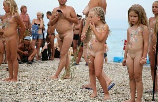 Nudism photo gallery # 1 - Naturism and the ecological sustainability of natural recreation areas