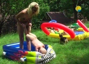 Naturist Freedom: Not only Skipping Ropes - Self-confidence helps naturists achieve their goals