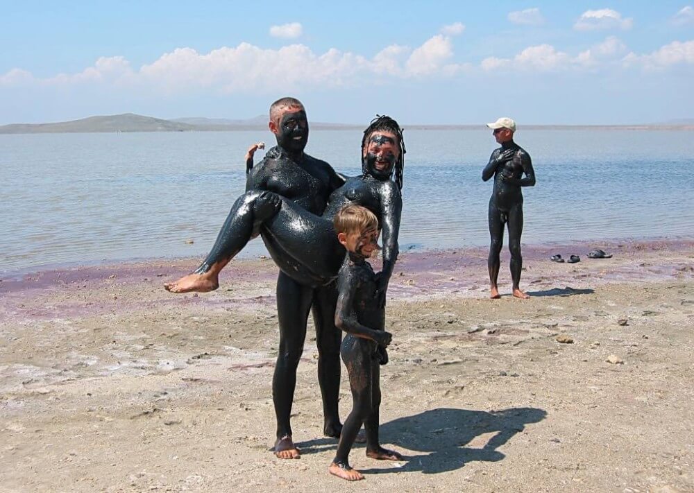 Dark Mud And Clear Water pics - Naturism implies a life free of unnecessary problems
