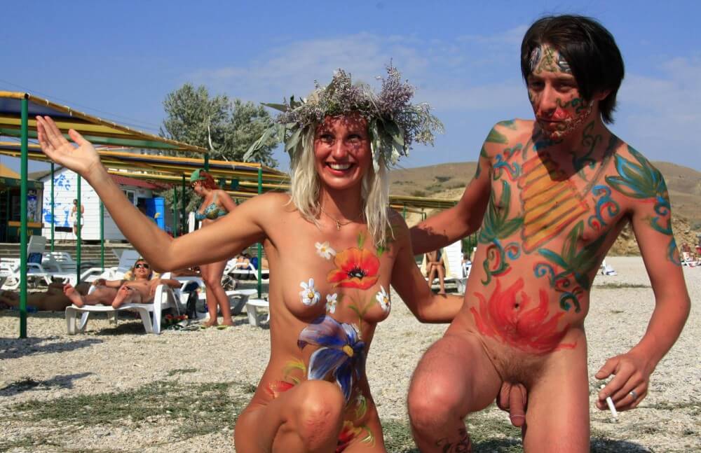 Sand Beach Goddess Two pics - Nudism is based on sincerity