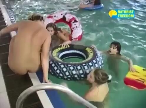 Naturist Freedom Full Pool - Naturism helps break free from body stereotypes