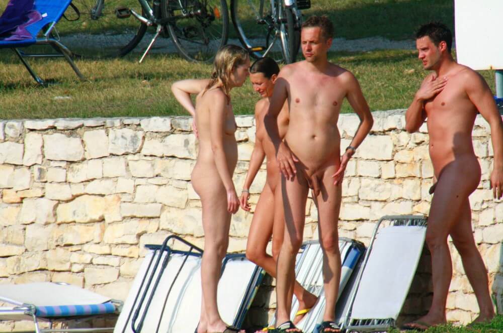 Ula FKK Couples Profile pics - Nudism helps us accept ourselves and others