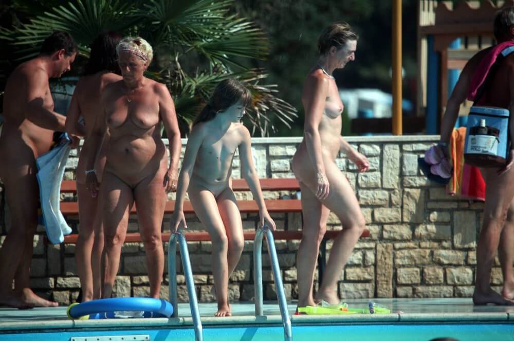 Naturist Pool Cleaning-Up pics - Nudity is an expression of natural beauty and harmony