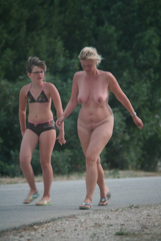 Cove FKK Visitor Grounds pics - A naked person is asexual among nudists
