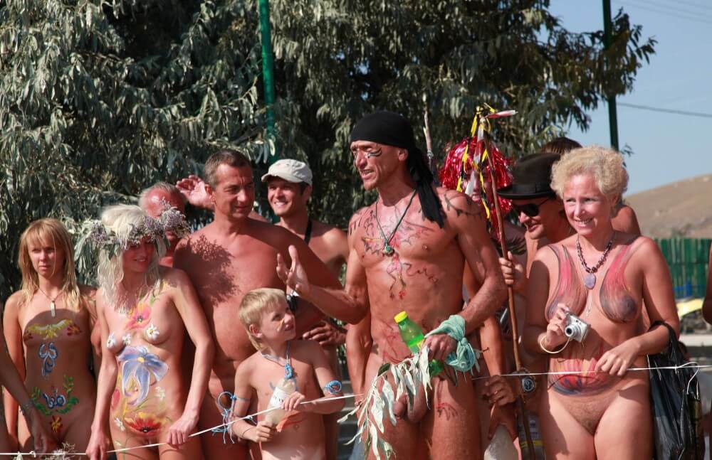 Naturist Day From Behind pics - Joy and pleasure are part of the nudist experience