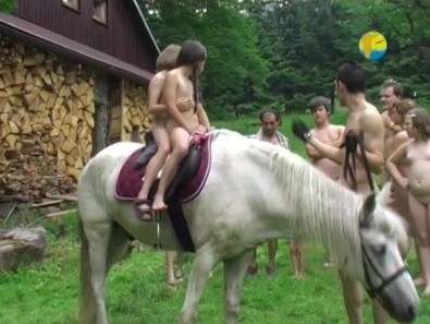 Naturist Freedom: In the Sun - The culture of the free body