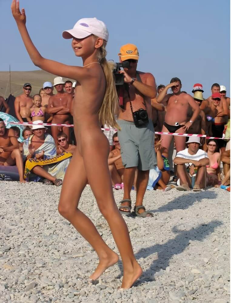 Holiday of the Neptune photos - Getting rid of swimsuits