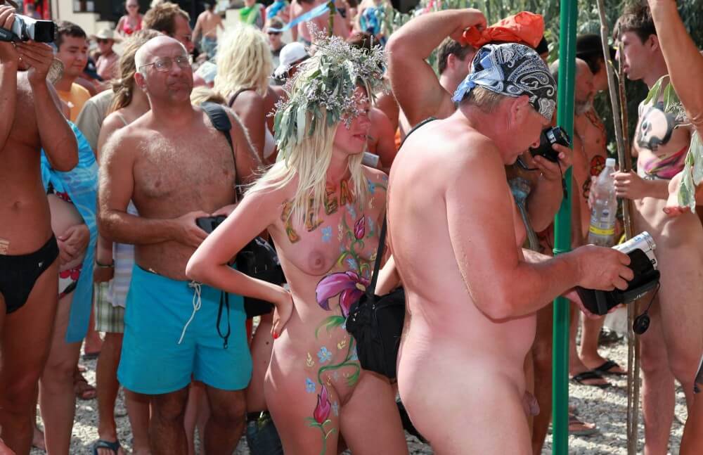 Neptune Painting Couple pics - Taking Off Ones Clothes