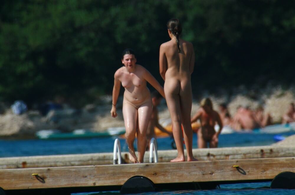 Wooden Island Freedom pics - Nudity helps overcome insecurities and fears