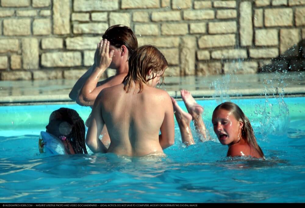 FKK water locations set 22 - Nudists strive for inner harmony and peace of mind