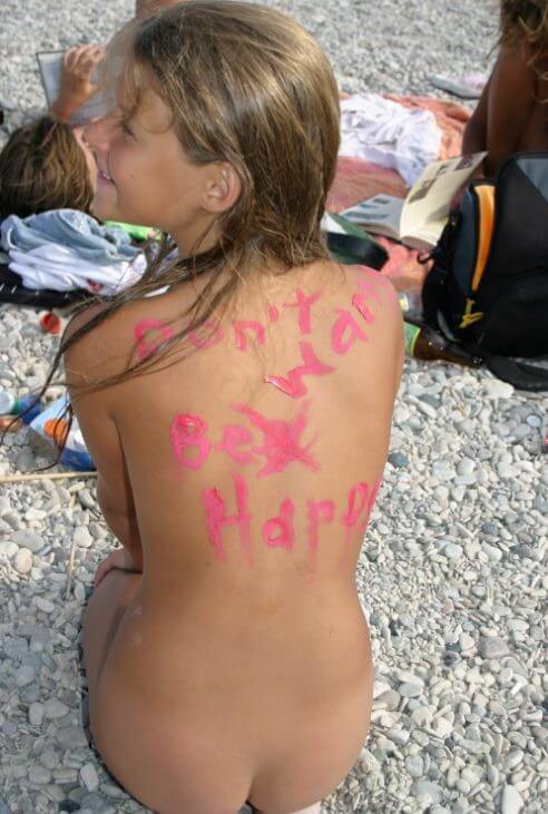 Osez vivre nu… Documentary naturism - Nudism helps improve health and boost self-confidence