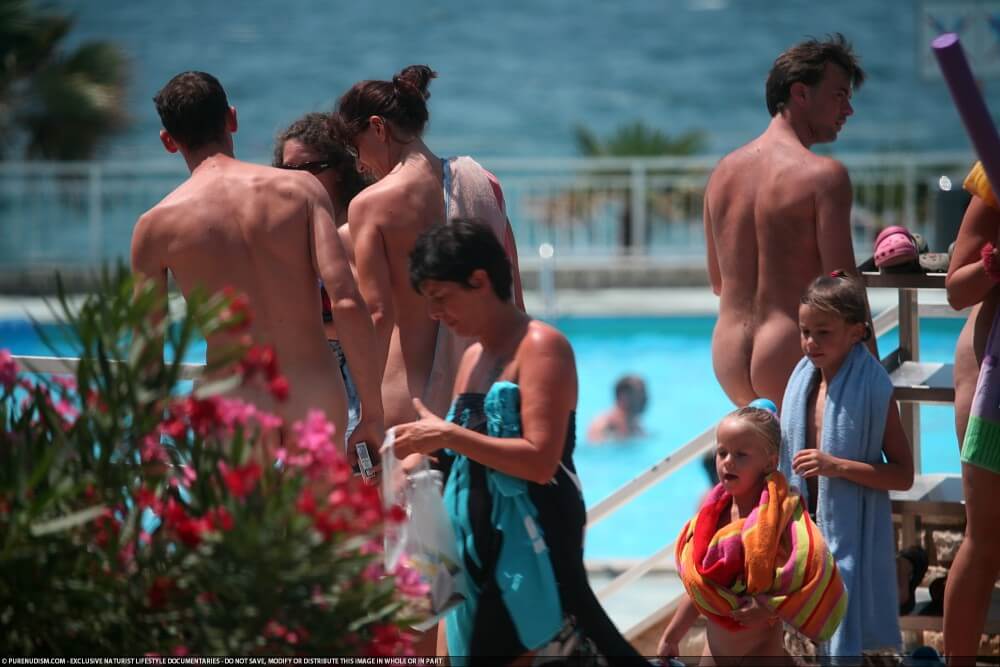 Naturism photo gallery # 66 - Nudity is a part of life without shame