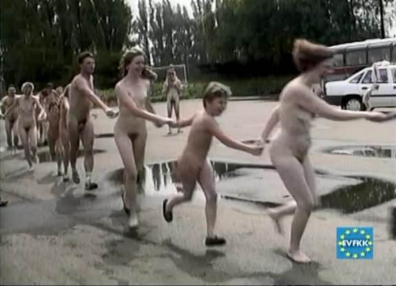 Helios Natura: Tutti-Frutti Nudie - Eurovid FKK - Family naturism in European countries